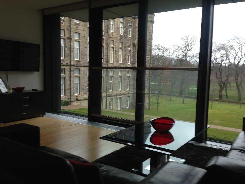 Vip - Quartermile 4*
