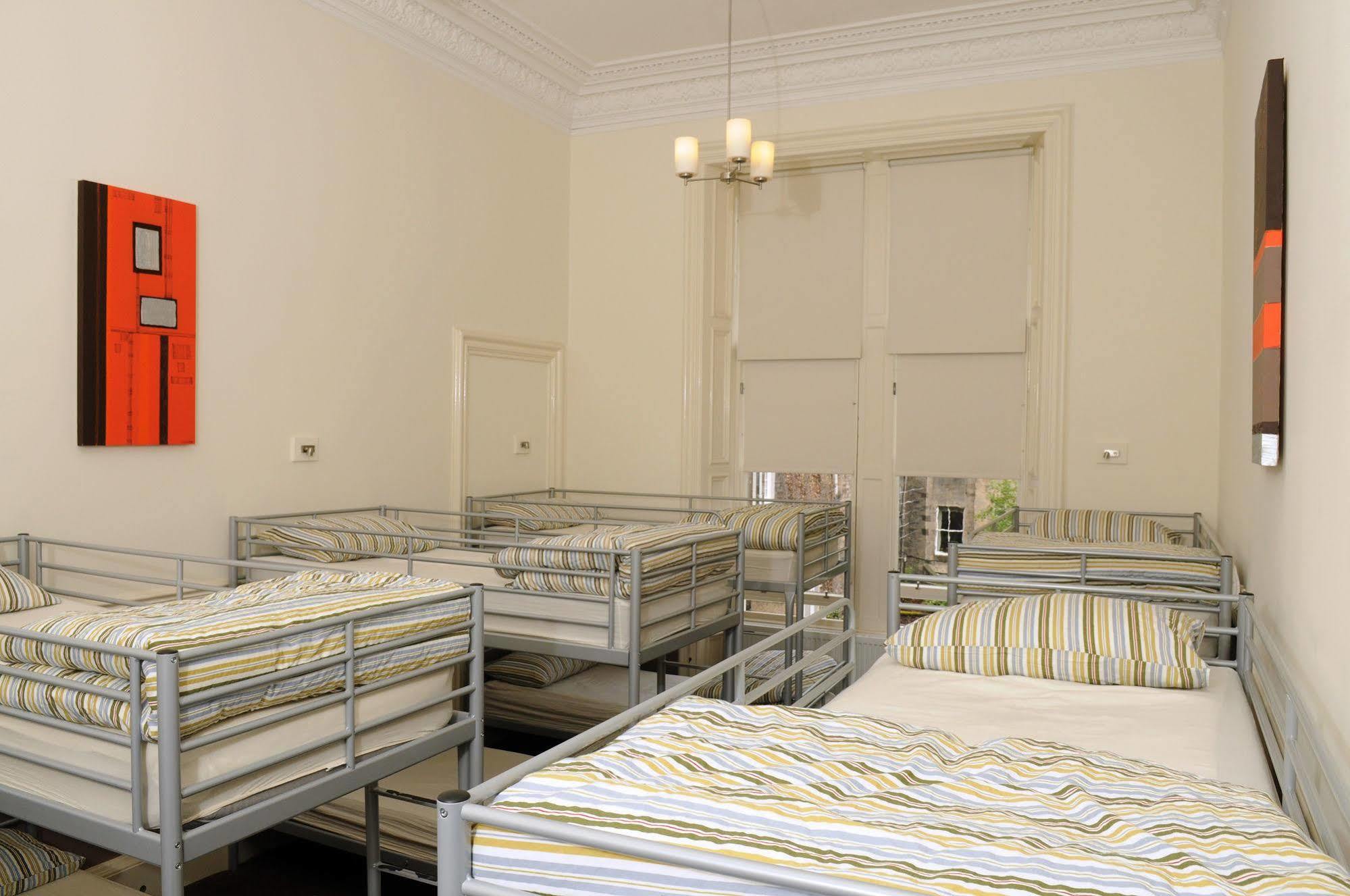 Hostel West End *