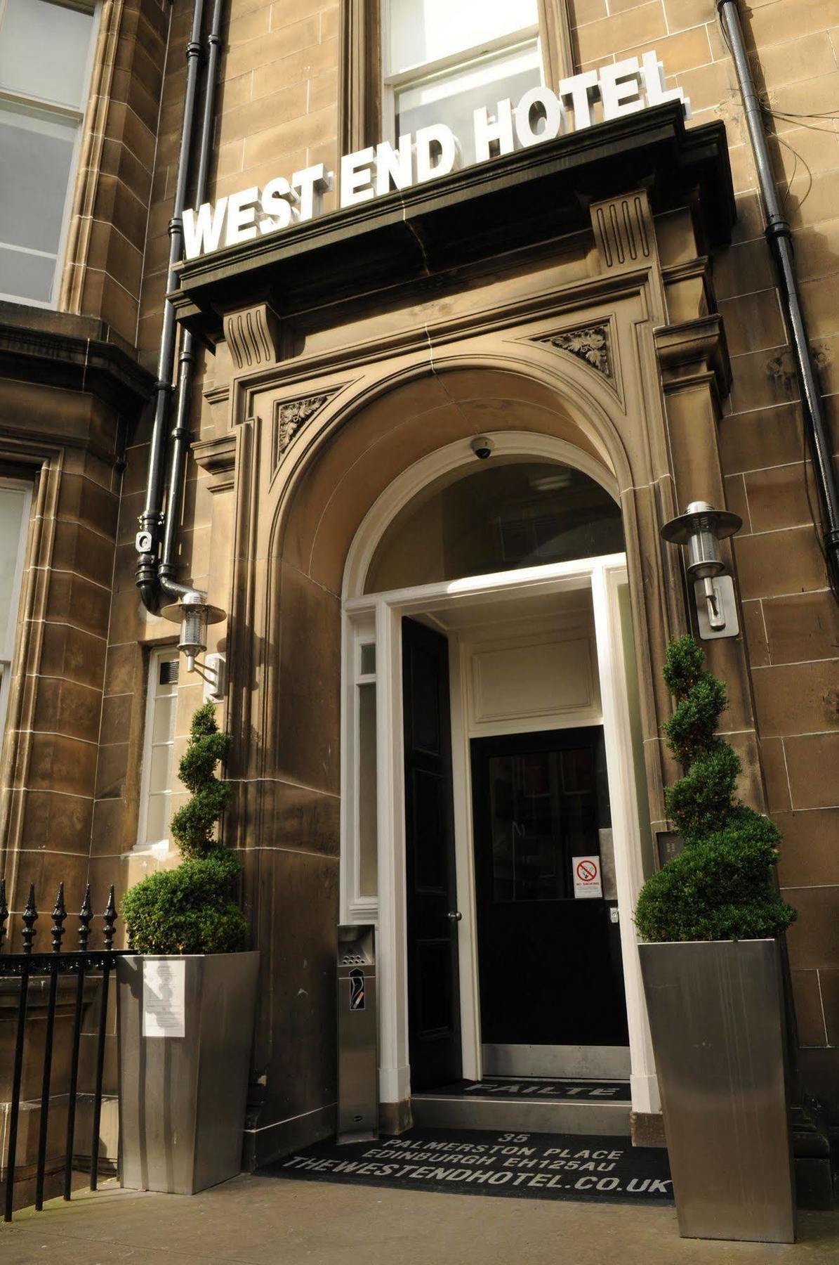 Hostel West End *