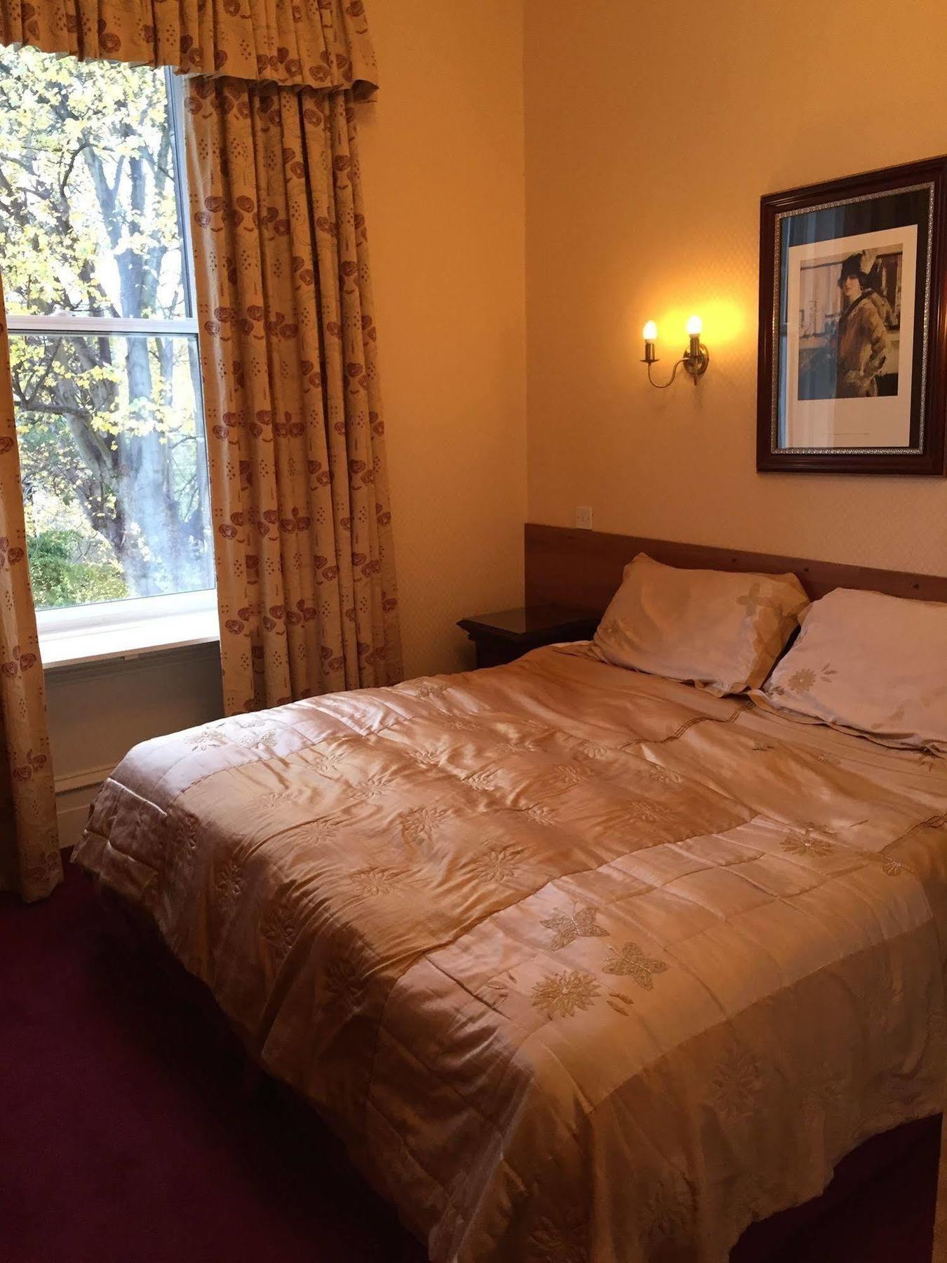 Allison House 16 4* Edinburgh