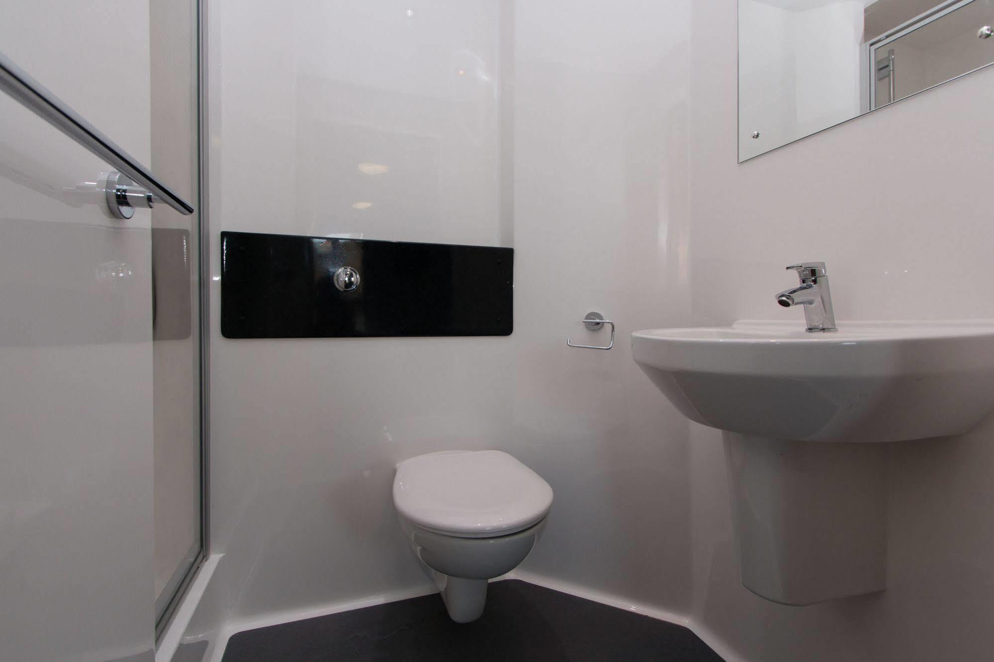 Destiny Student - Holyrood Apartment *