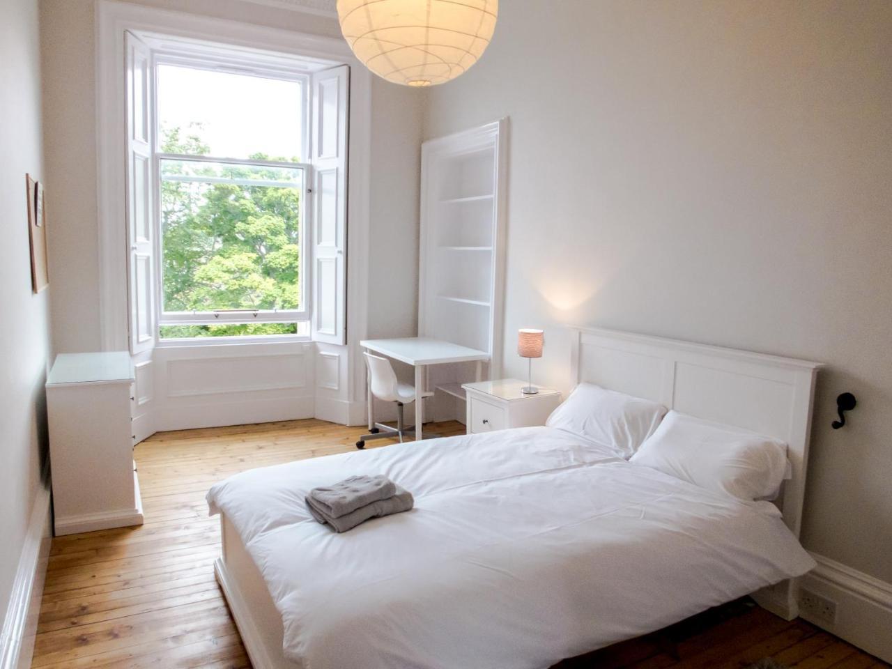 Silver Lining - Luxury Thirlestane Road. *