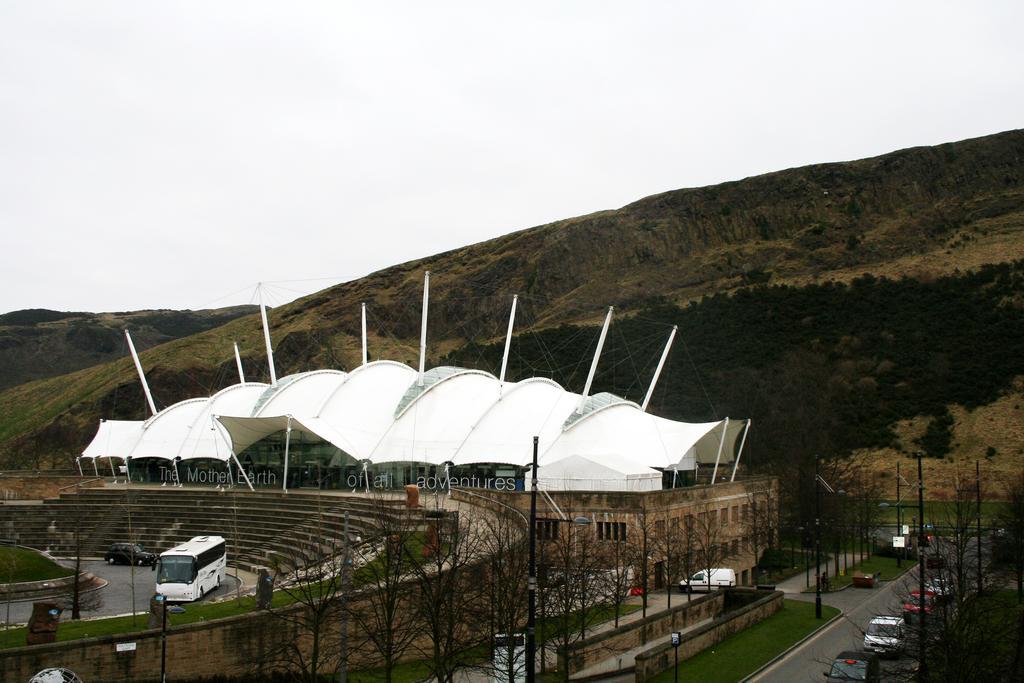 Dreamhouse Holyrood Park Apartment Edinburgh