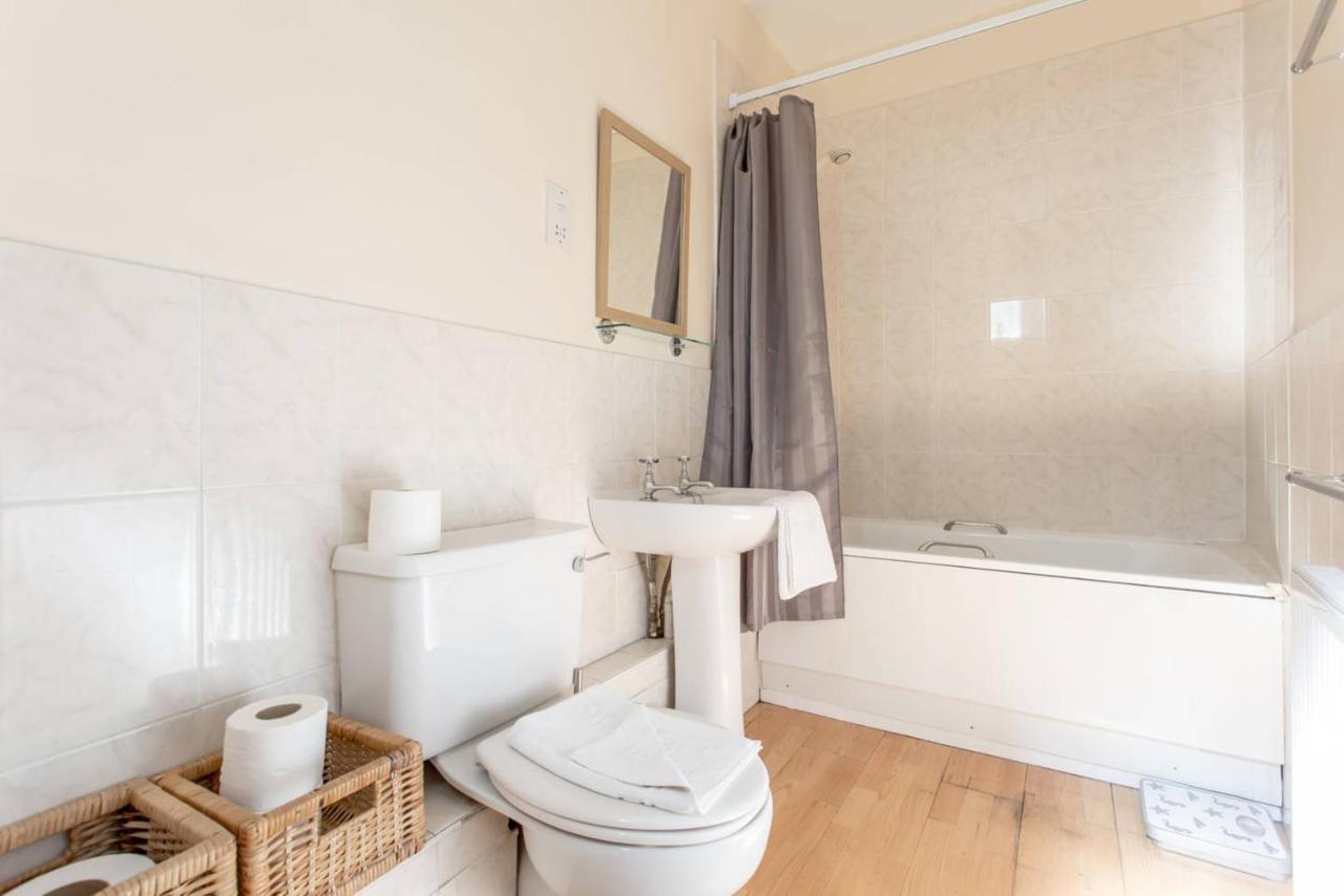 Altido Retro Castle Retreat 2bed EDI