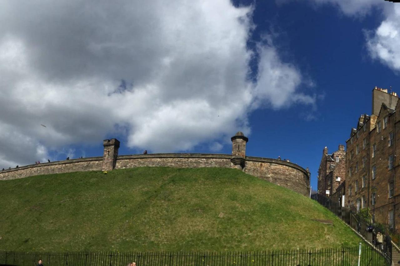 Altido Retro Castle Retreat 2bed EDI