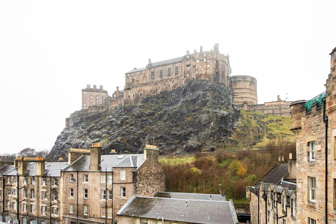 Joivy Classic With Castle Views In Old Town *