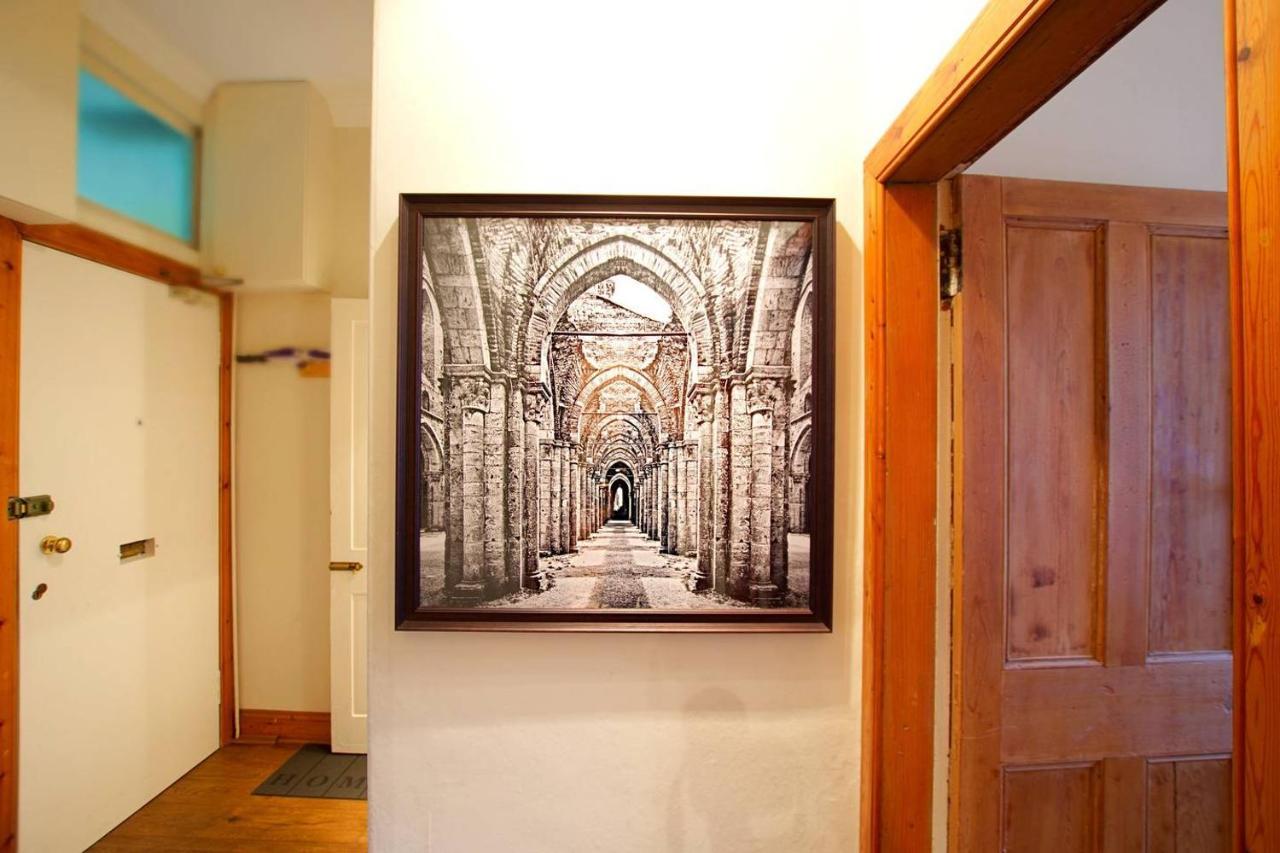 Joivy Classic With Castle Views In Old Town