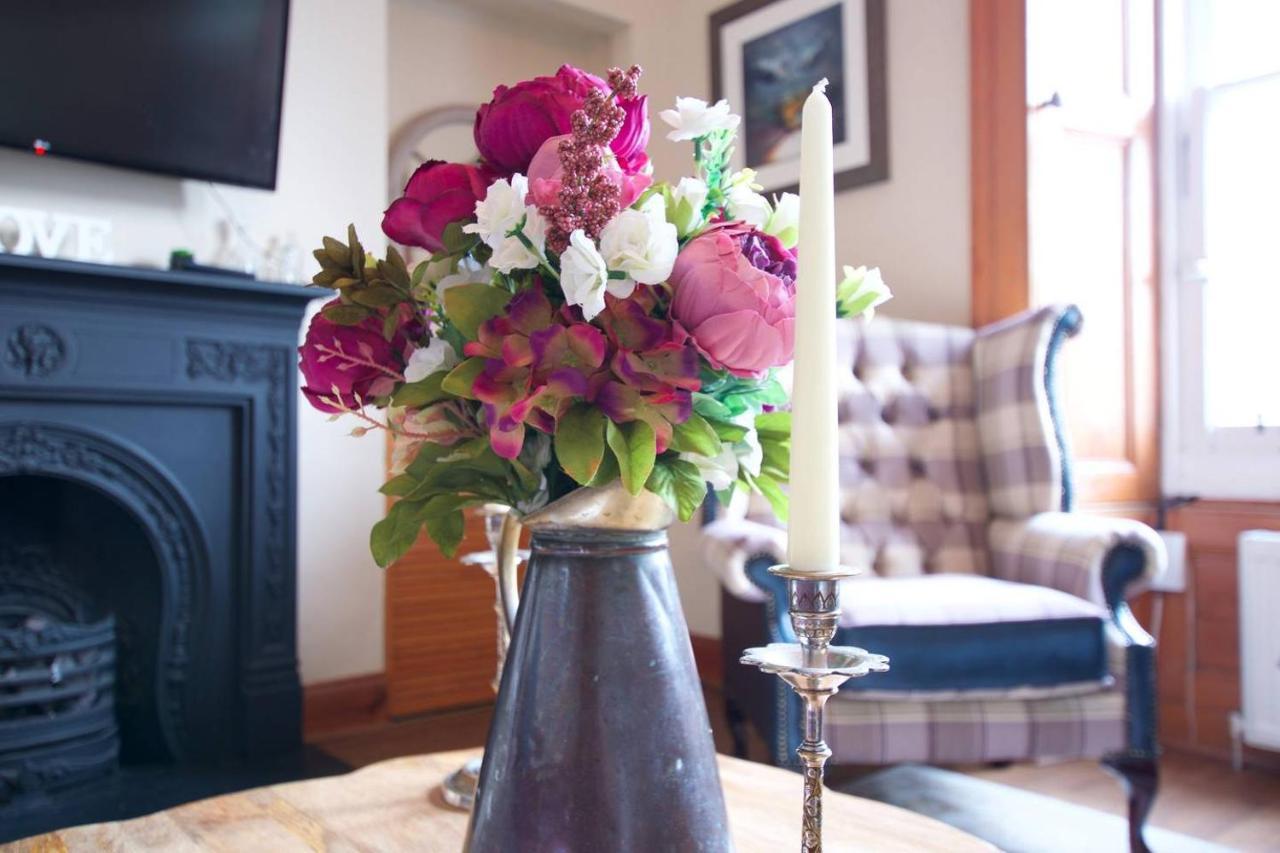 Joivy Classic With Castle Views In Old Town Apartment Edinburgh