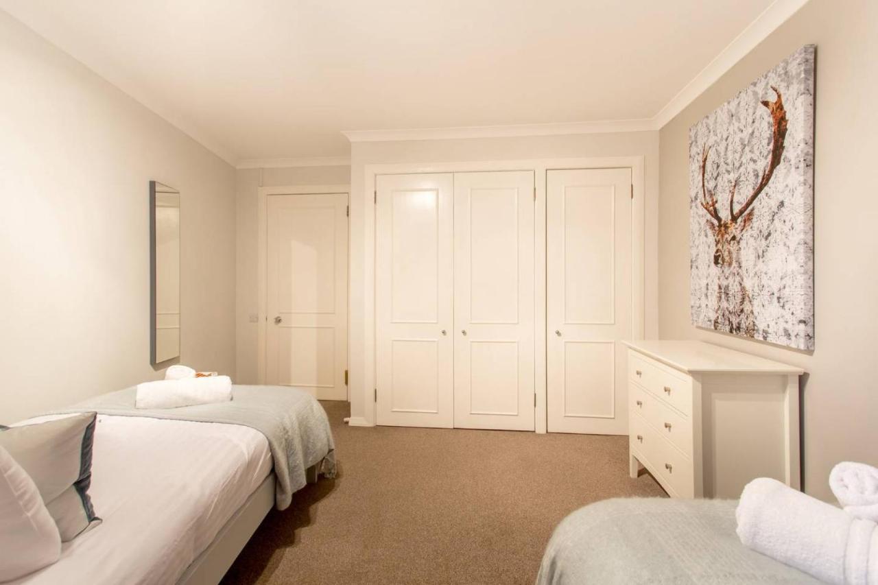 Apartment Joivy Stylish Apt Next To Dean Village With Free Parking