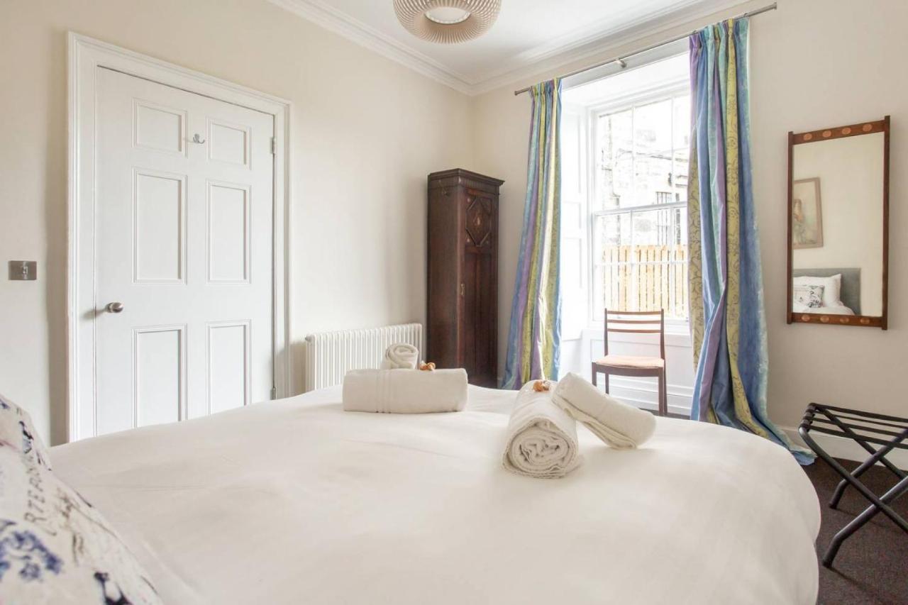 Apartment Joivy Spacious Flat With Garden In Centre