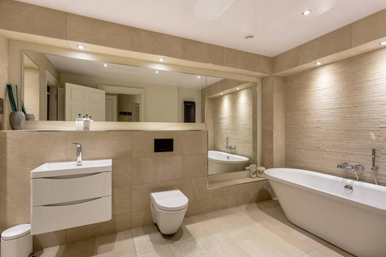 Apartment Altido Luxury 3Br Home At The Heart Of The City Centre