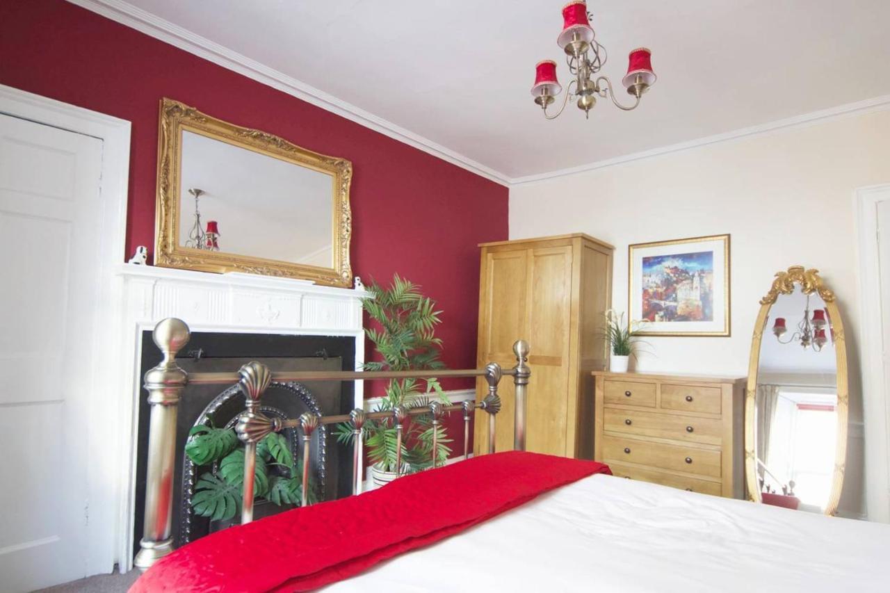 Altido Perfect Location - Stylish 2bd Rose St Edinburgh