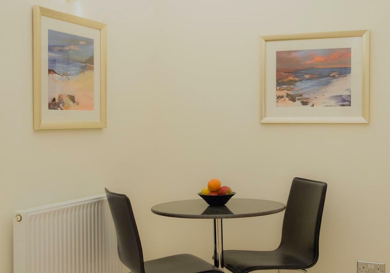 The Lynedoch Place