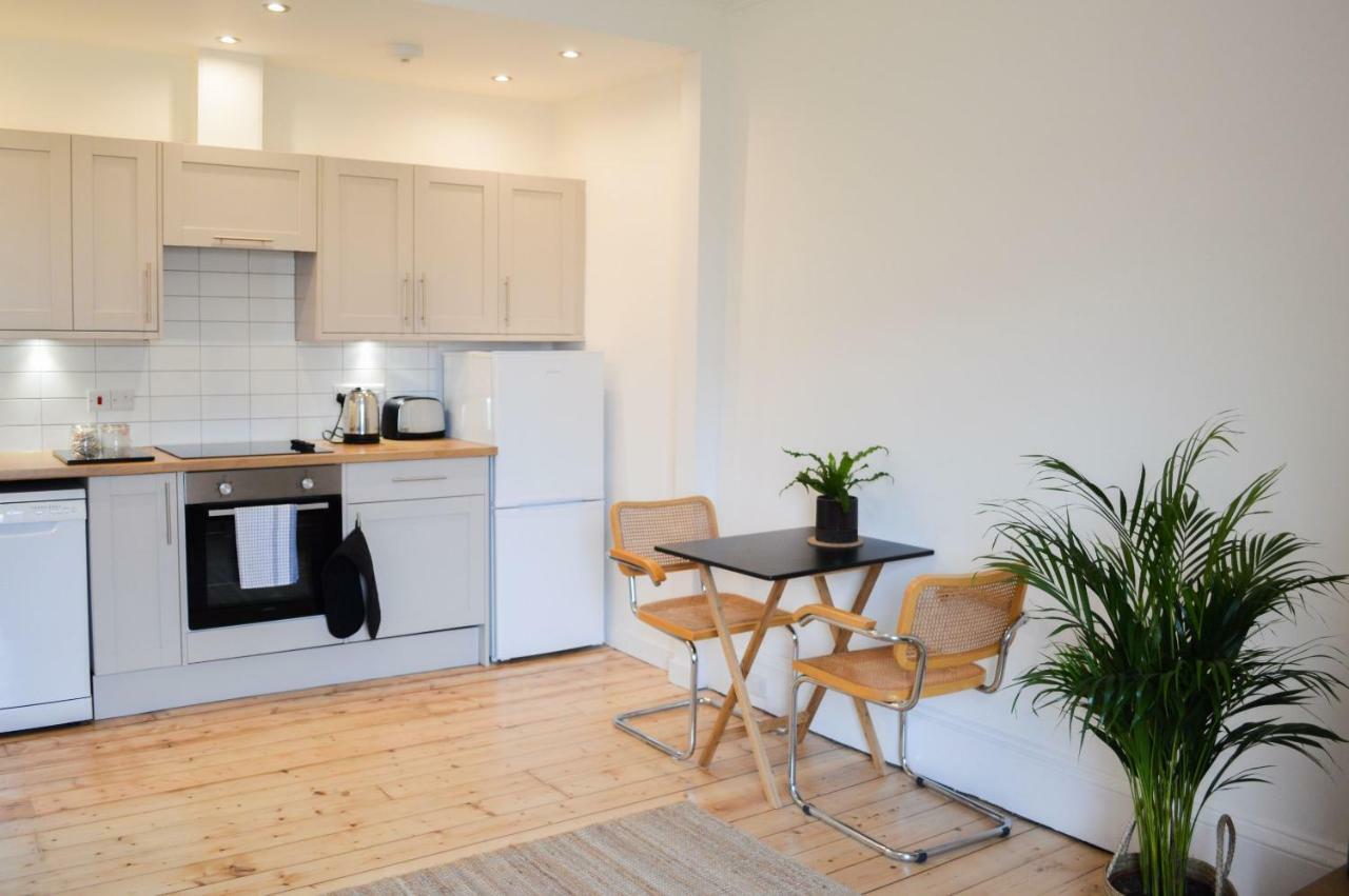 Modern 1 Bedroom Flat In The Heart Of * EDI