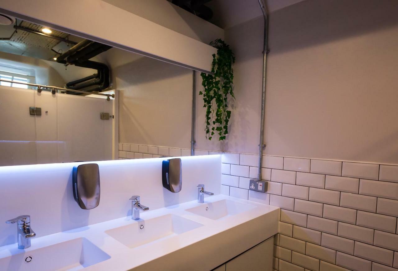 Code Pod - The Court - Hostel