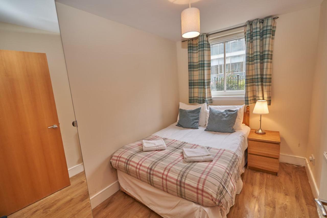 Castle - Annandale * EDI