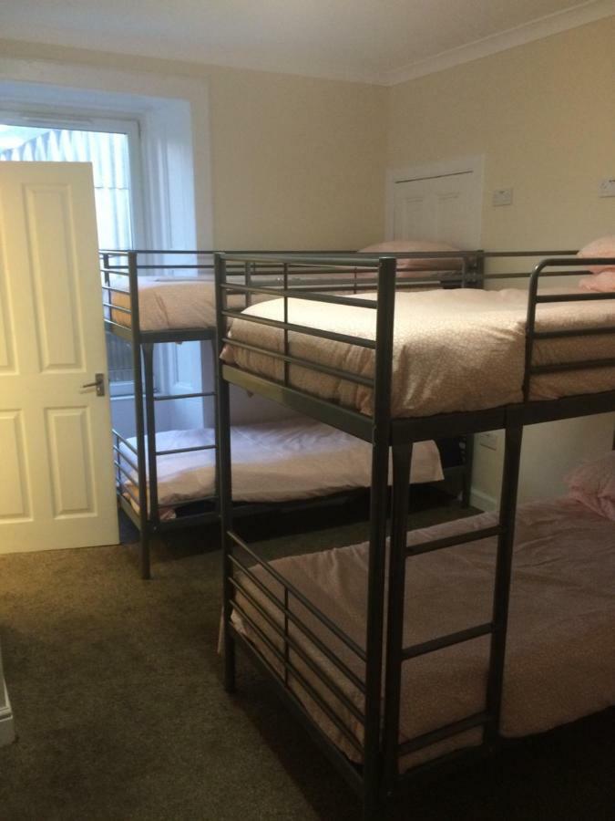 Hostel West Side *