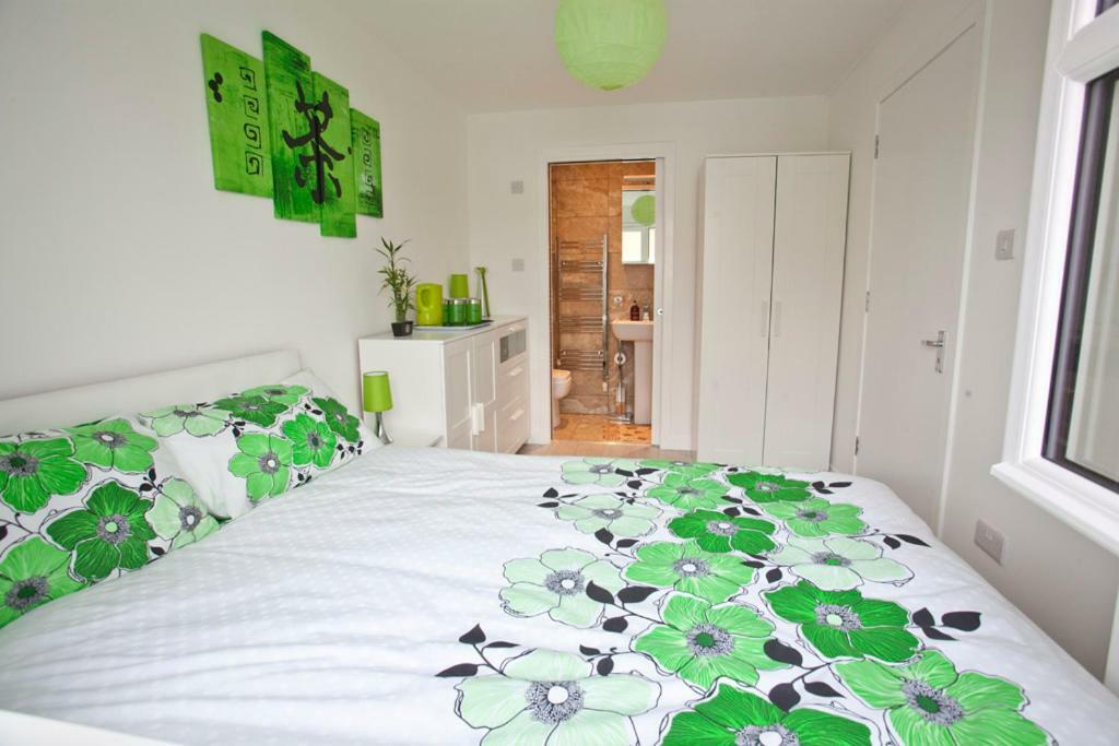 Gala - Free Parking Homestay
