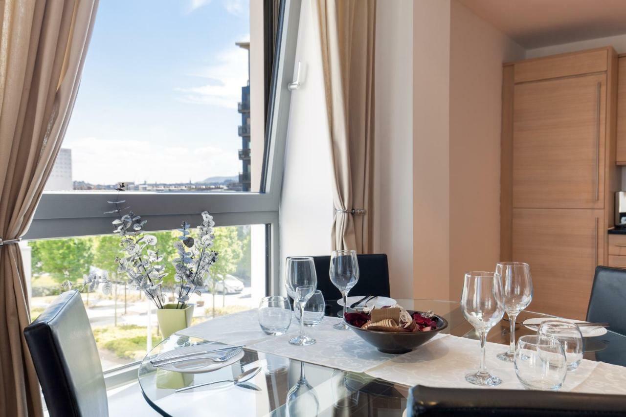 Stylish Garden View Apartment *