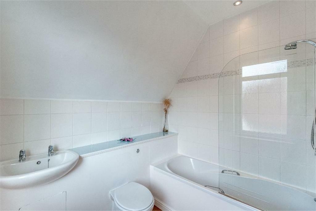 Hillhouse * Edinburgh