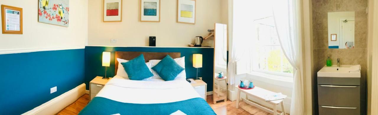 Dene Guest House, New Town 3*
