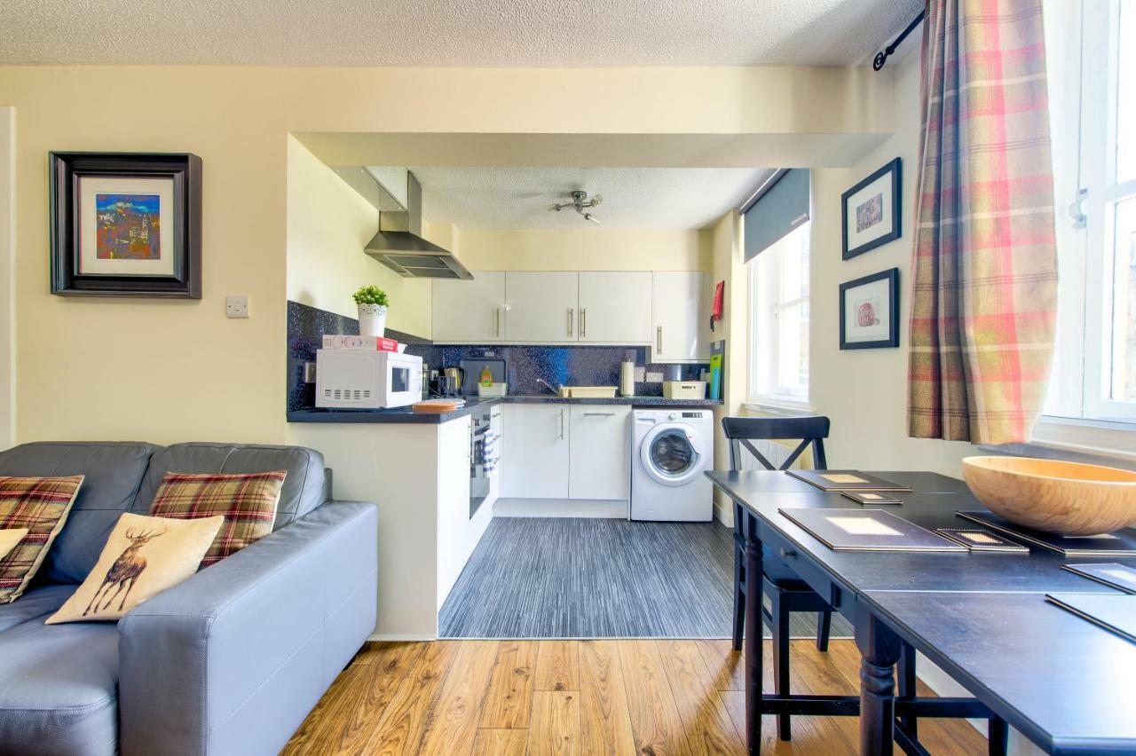 Stunning Castle View Apartment Edinburgh