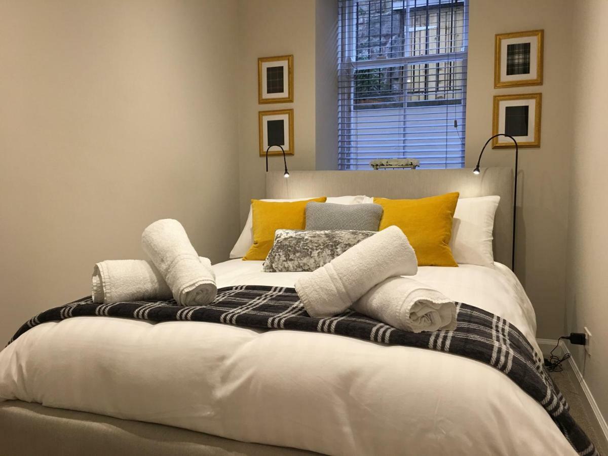 Escape To @ Abercromby Place Apartment