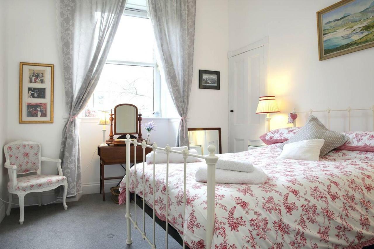 5 Star Beautiful & Vintage, Spacious In Chic Location! Appartement