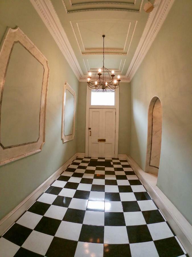 Escape To @ Albyn Place *