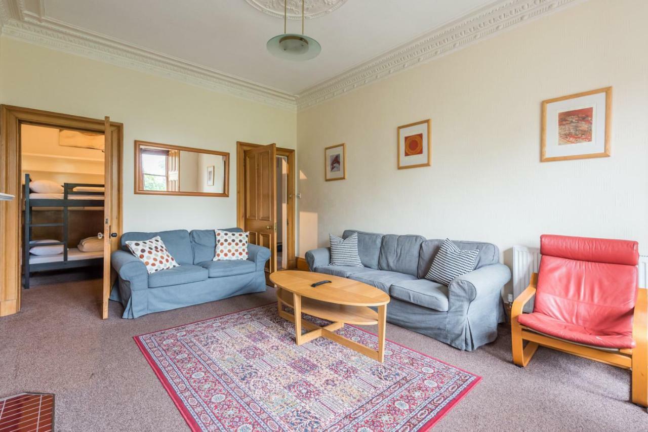 3 Bed Overlooking Meadows Park *
