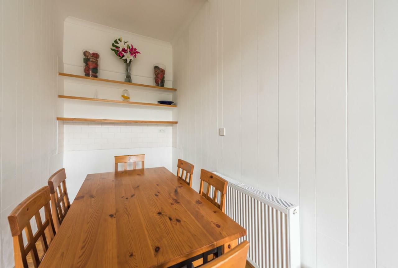 3 Bed Overlooking Meadows Park Appartement