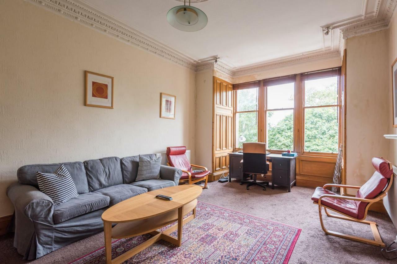 Appartement 3 Bed Overlooking Meadows Park *