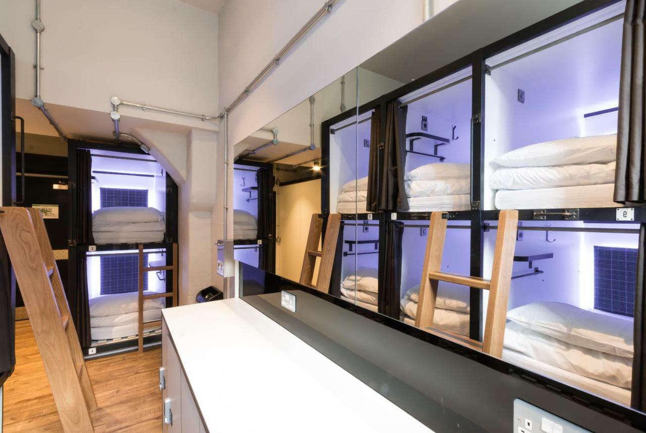 Code Pod - The Court - Hostel *