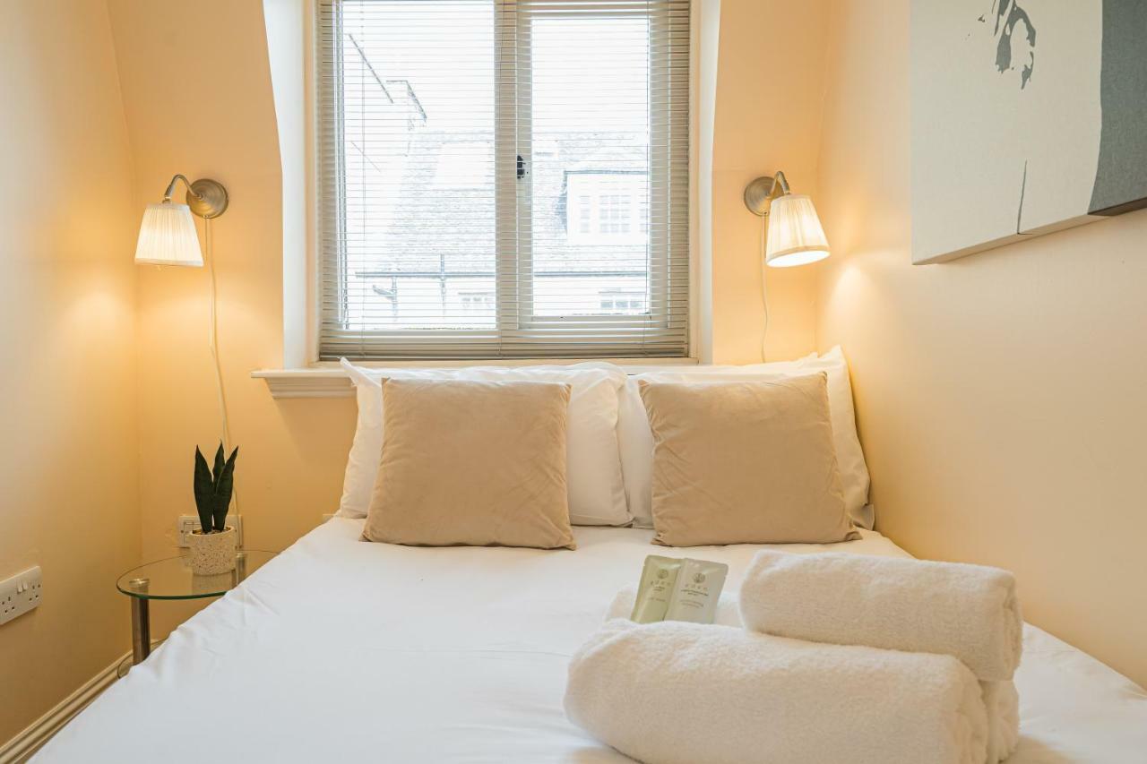 2 Bedroom Central With Stunning Castle View *