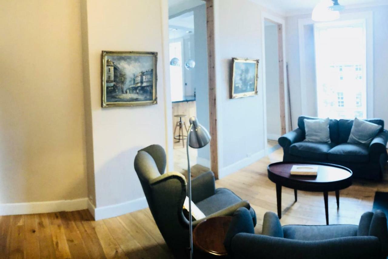 Spacious 2 Bed Next To Royal Mile & Waverley Apartment Edinburgh