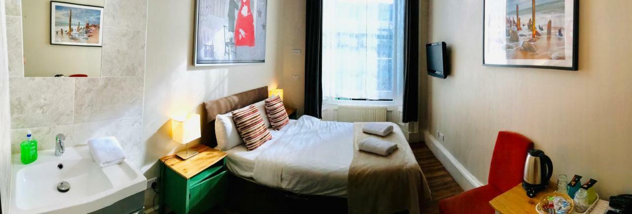 Dene Guest House, New Town