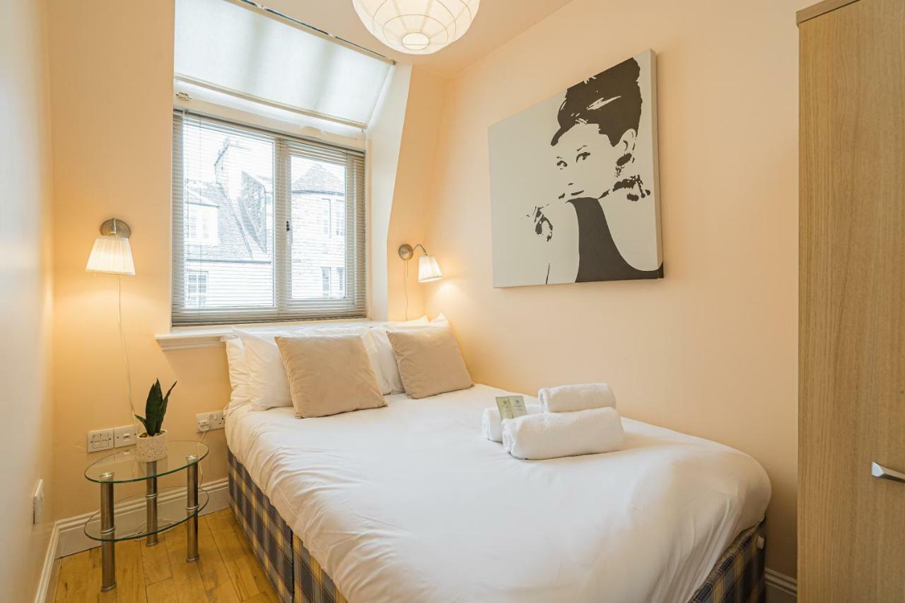 2 Bedroom Central With Stunning Castle View * Edinburgh