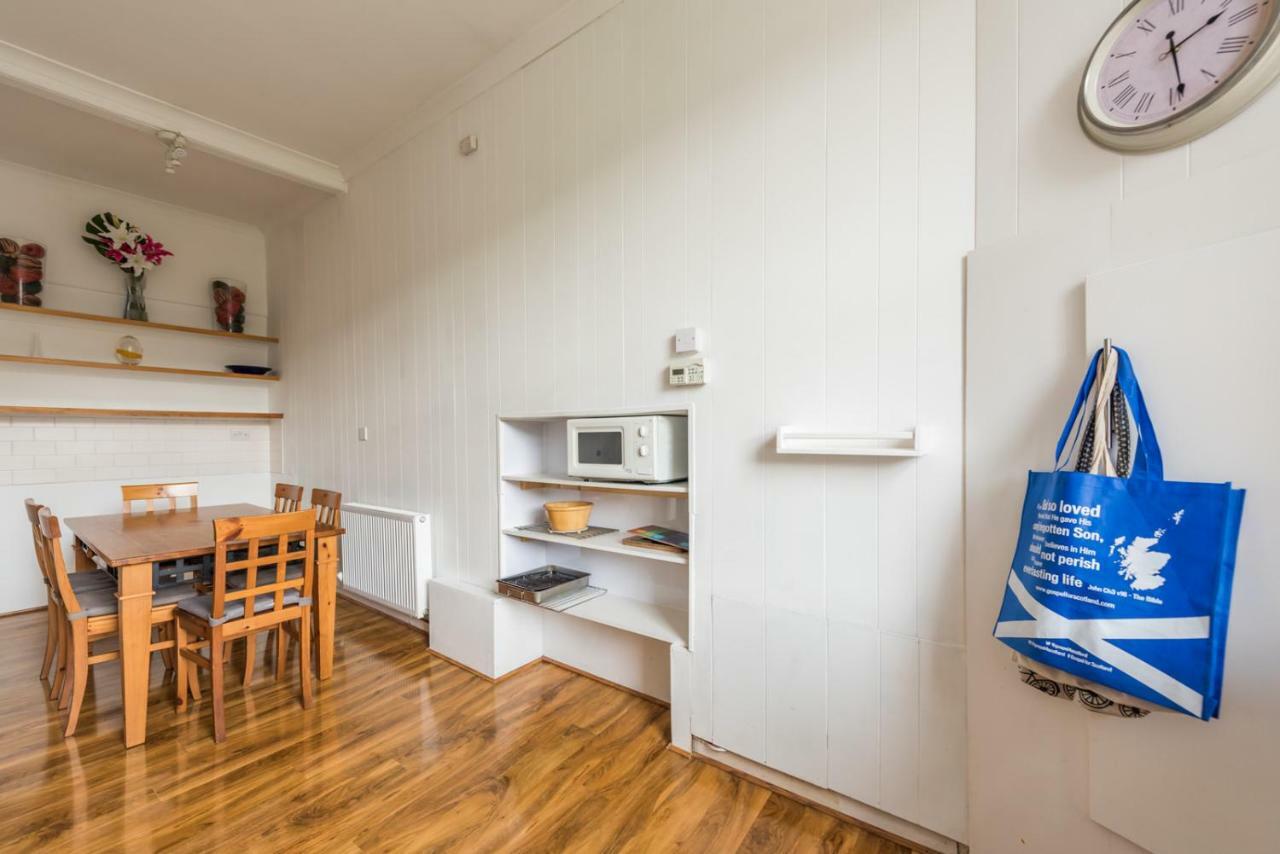 3 Bed Overlooking Meadows Park Appartement *