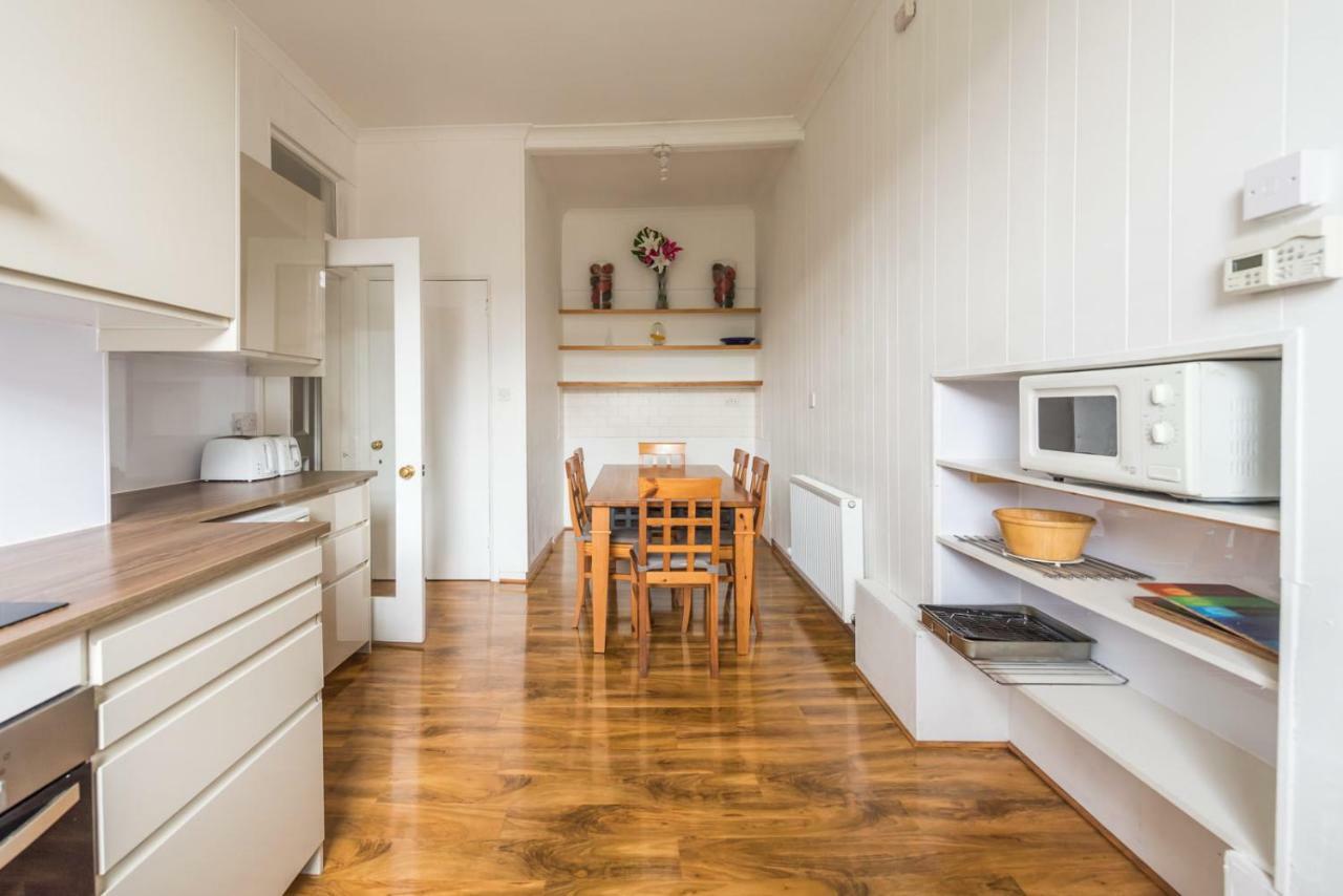 3 Bed Overlooking Meadows Park