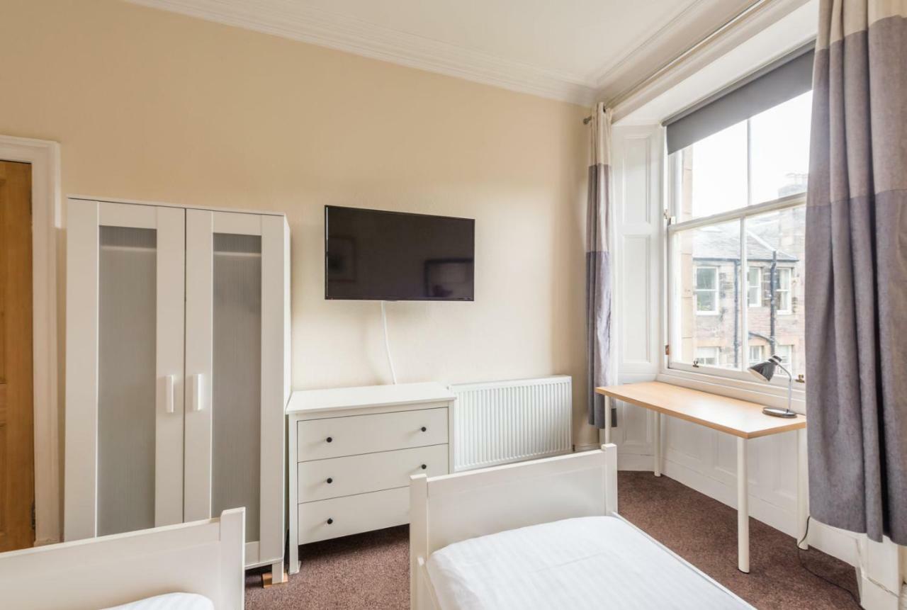 3 Bed Overlooking Meadows Park