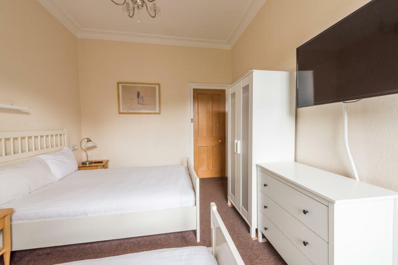 Appartement 3 Bed Overlooking Meadows Park *