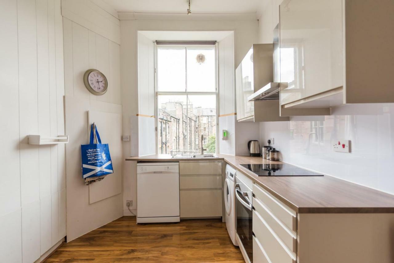 3 Bed Overlooking Meadows Park *