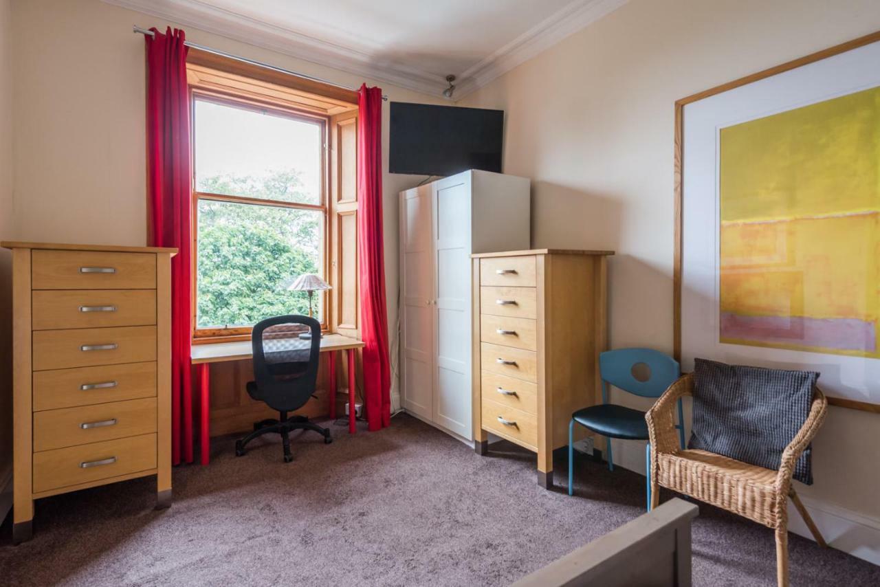 Apartment 3 Bed Overlooking Meadows Park Edinburgh