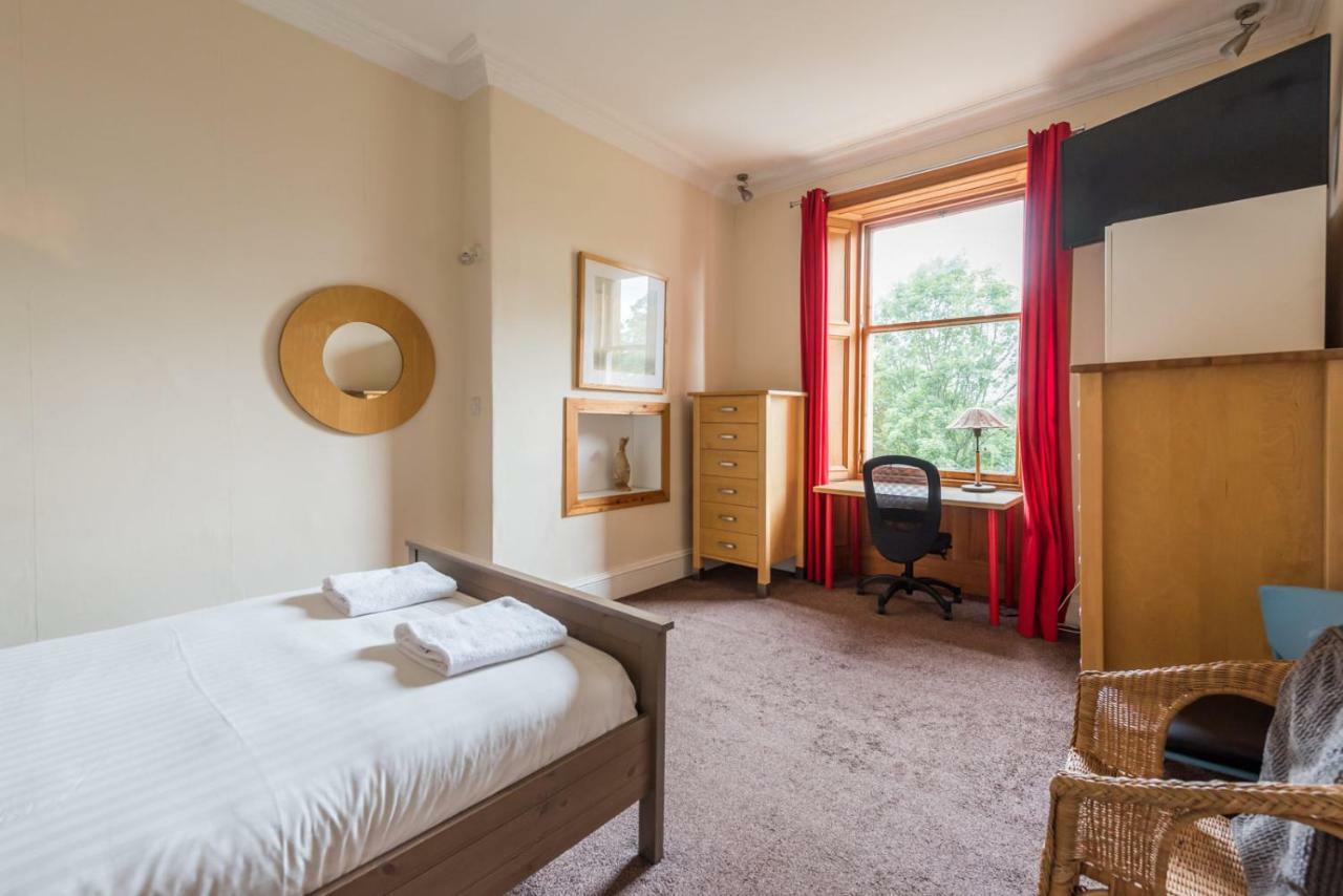 Appartement 3 Bed Overlooking Meadows Park *