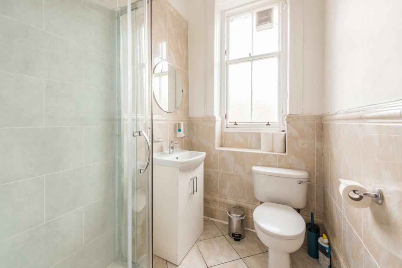 3 Bed Overlooking Meadows Park * EDI