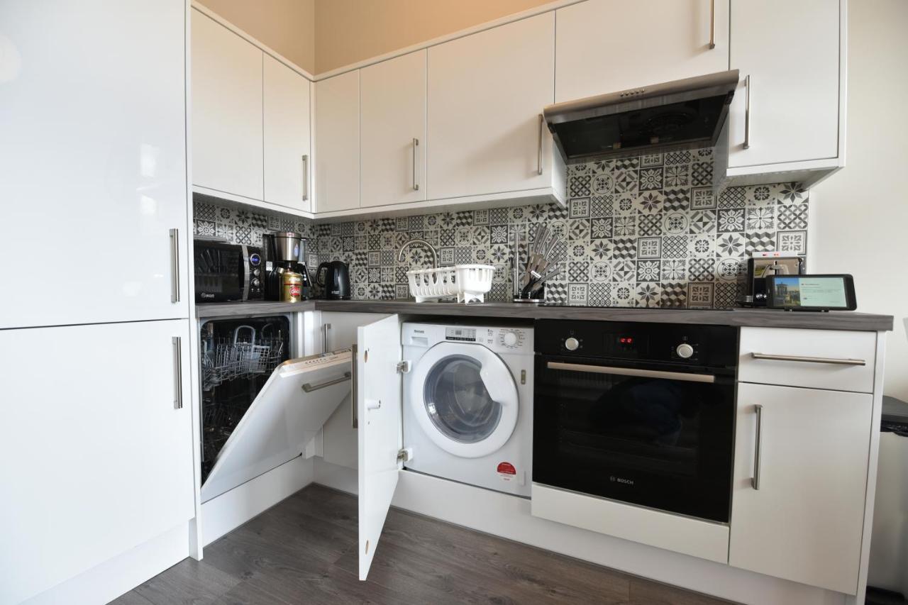 Pleasance Ground Floor Main Door Access Apartment *