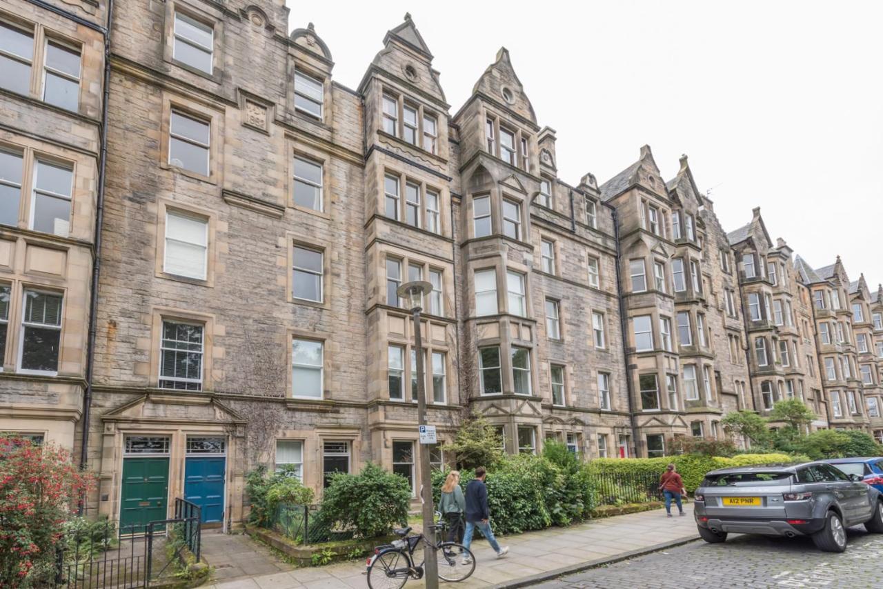 3 Bed Overlooking Meadows Park Appartement