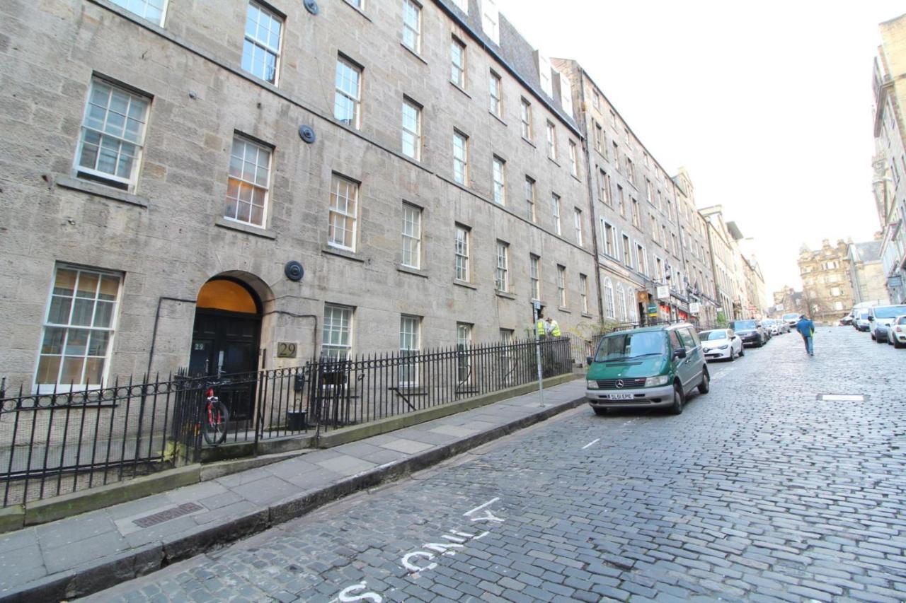 Heart Of Edinburgh's Historic Old Town - Blair Street Edinburgh