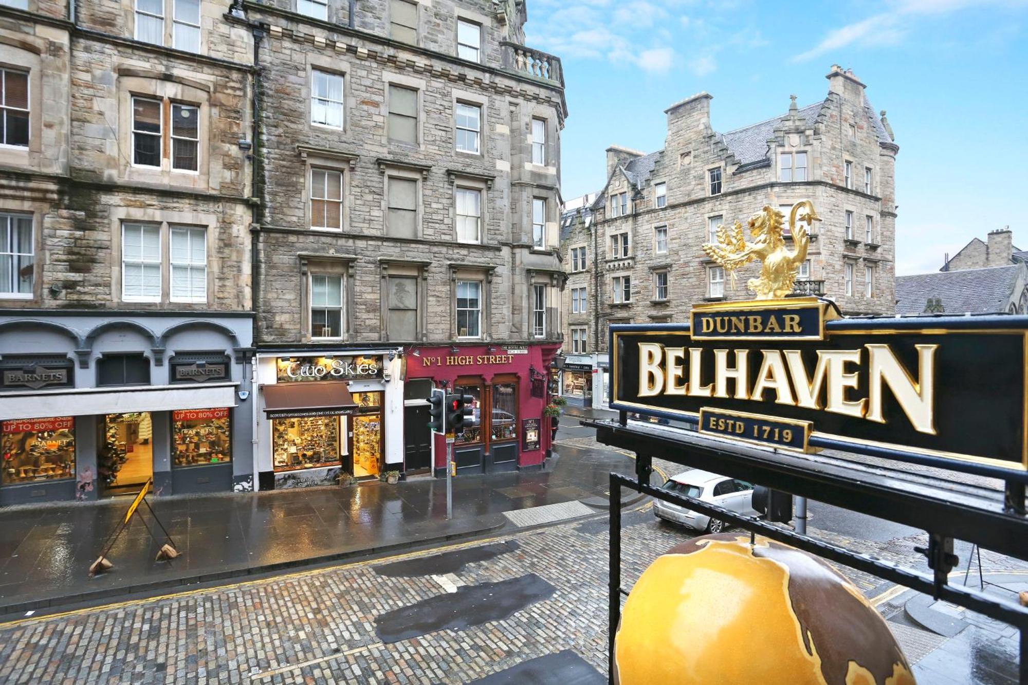 Apartment Joivy Elegant At The Heart Of The Royal Mile Edinburgh