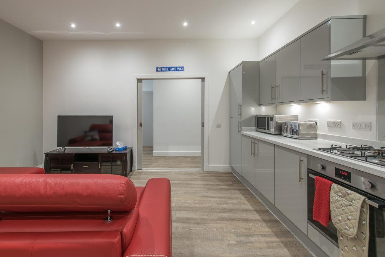 Haymarket Spacious 3 Bedroom Street Level Edinburgh